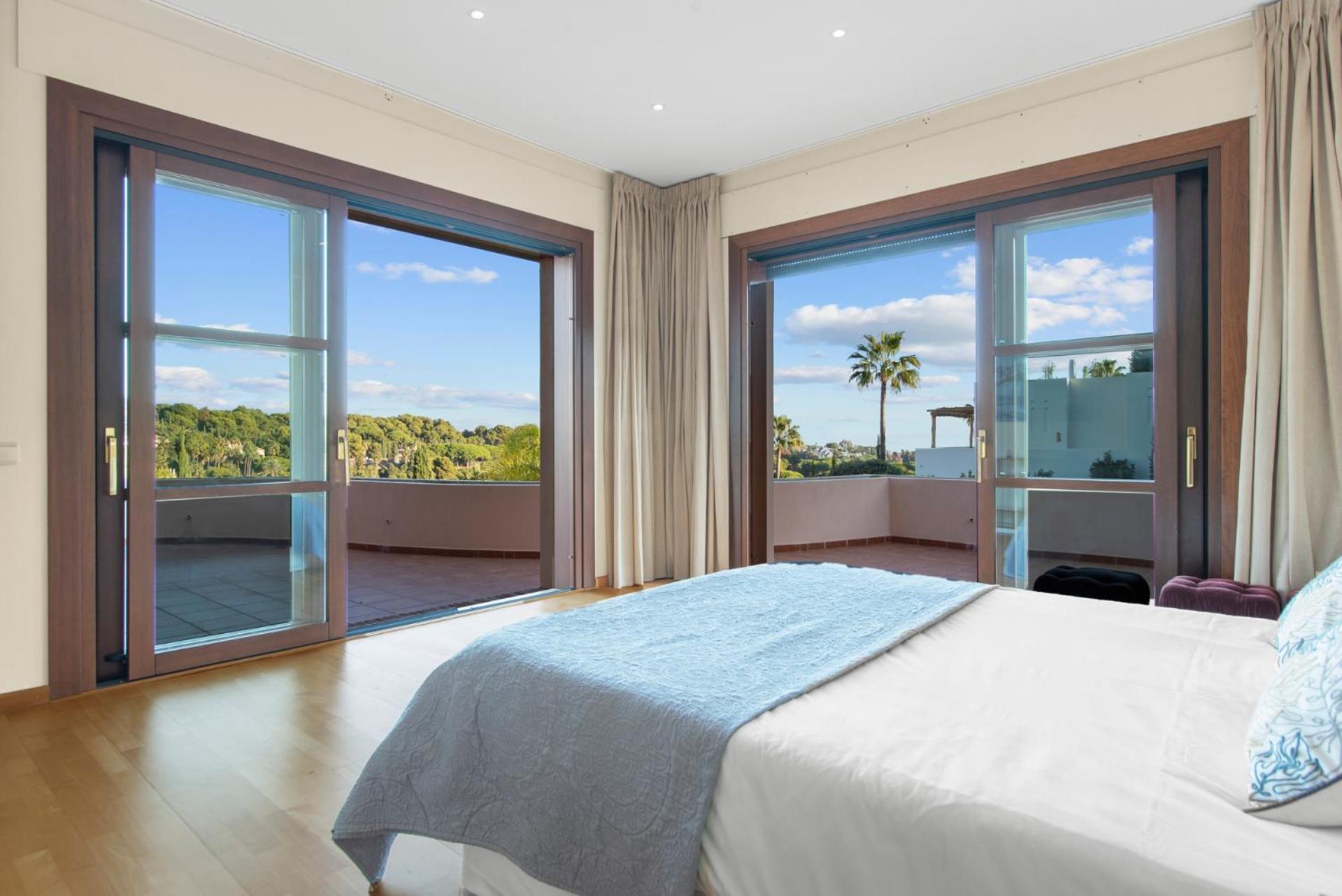 Luxury Villa Robledal By Mabiente - Views Of The Sea And The Golf Course Marbella Exteriör bild