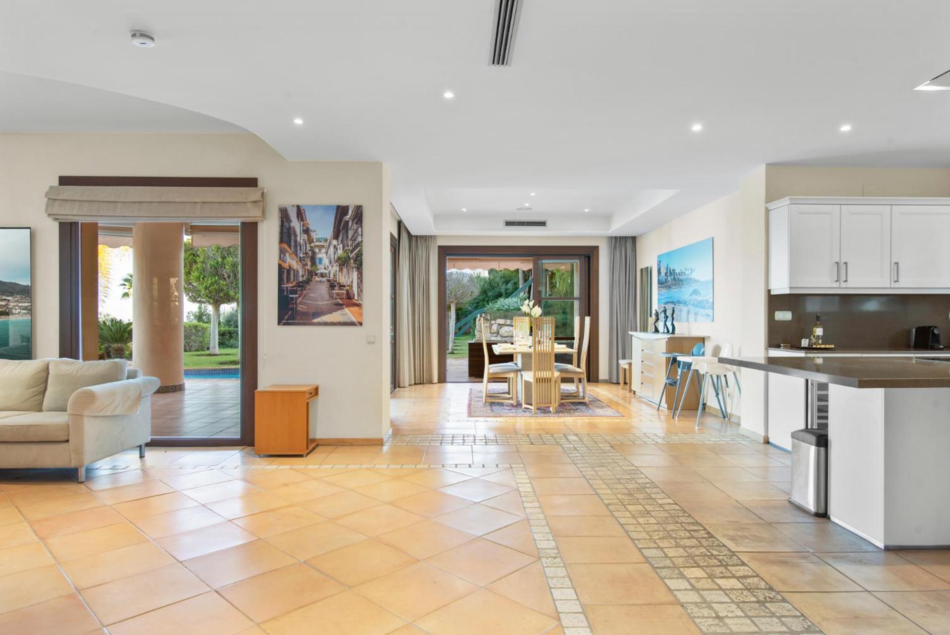 Luxury Villa Robledal By Mabiente - Views Of The Sea And The Golf Course Marbella Exteriör bild