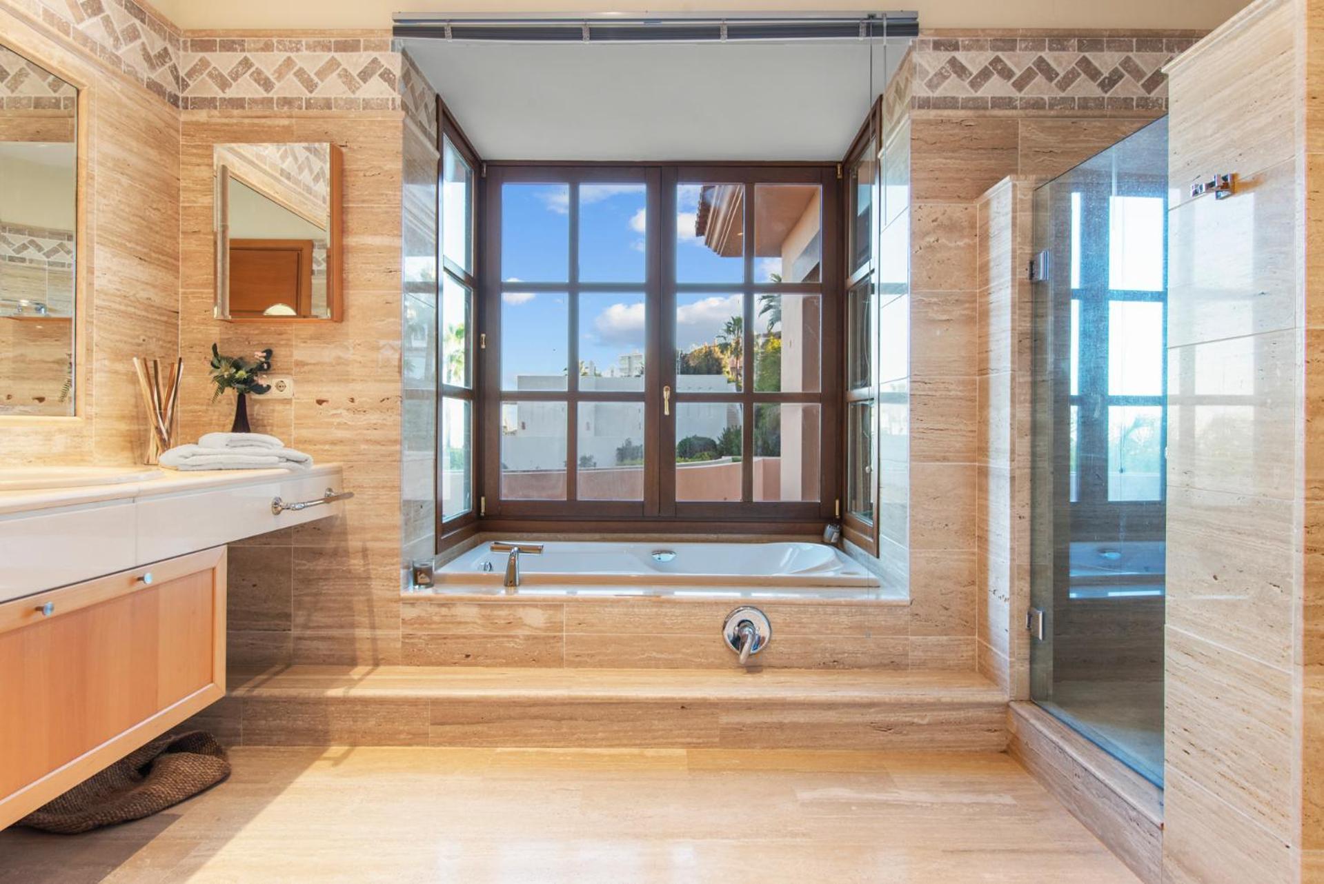 Luxury Villa Robledal By Mabiente - Views Of The Sea And The Golf Course Marbella Exteriör bild