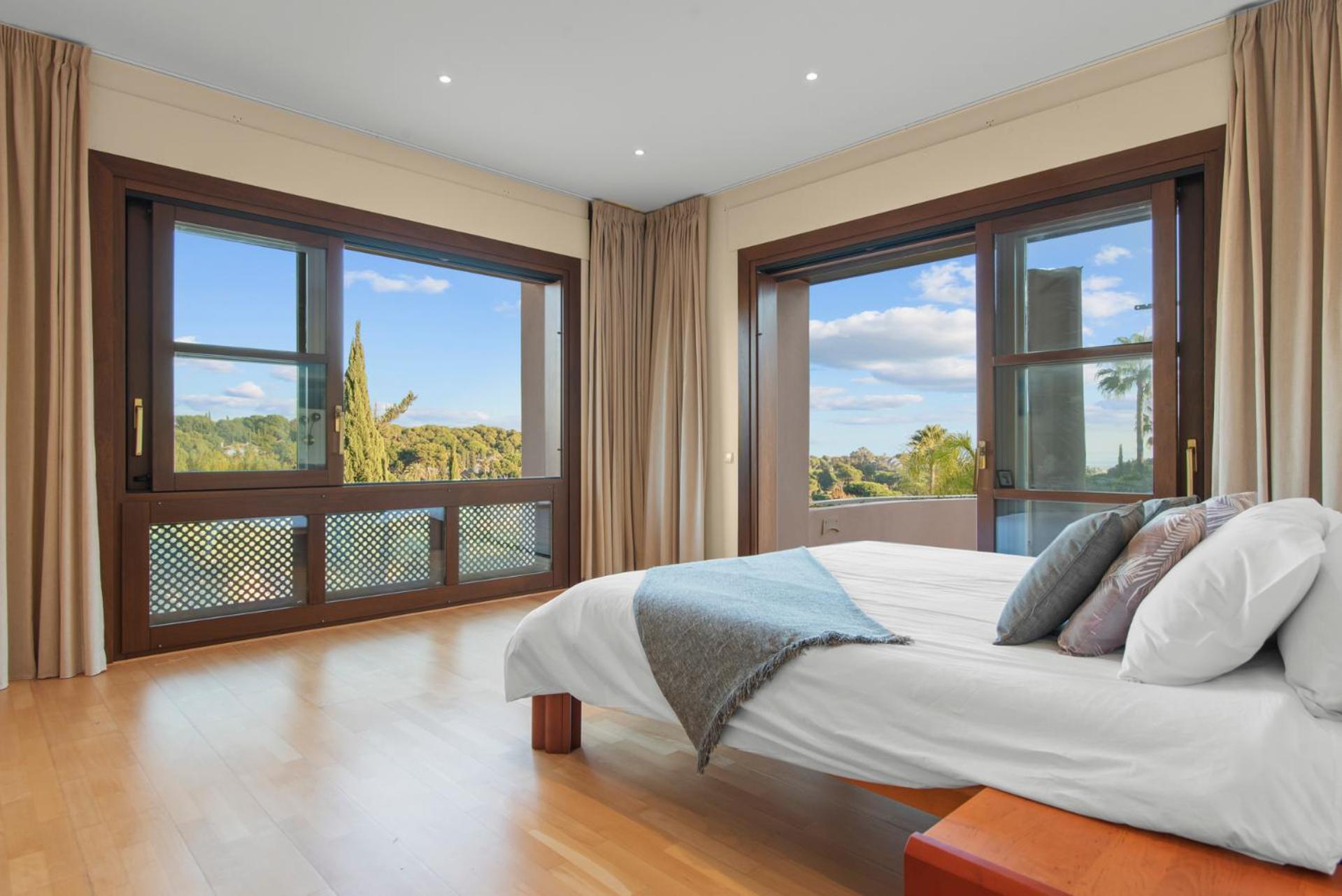 Luxury Villa Robledal By Mabiente - Views Of The Sea And The Golf Course Marbella Exteriör bild