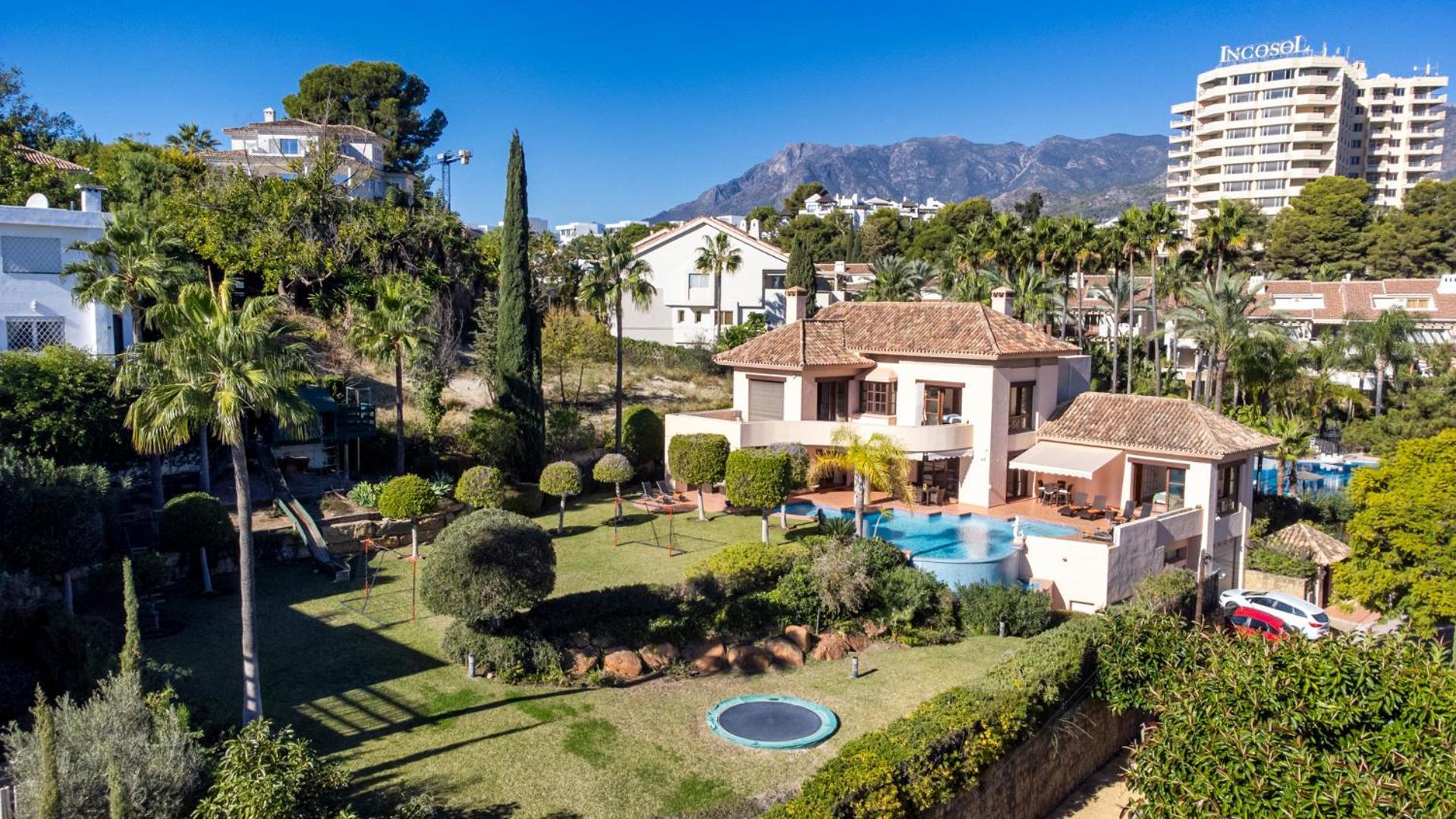 Luxury Villa Robledal By Mabiente - Views Of The Sea And The Golf Course Marbella Exteriör bild